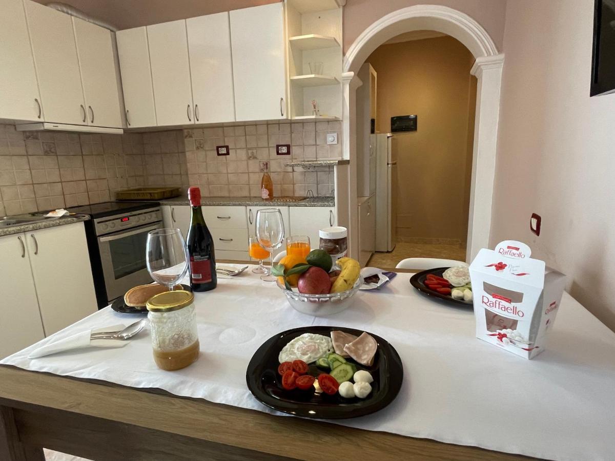 Sea View Apartment Vlorë Dış mekan fotoğraf