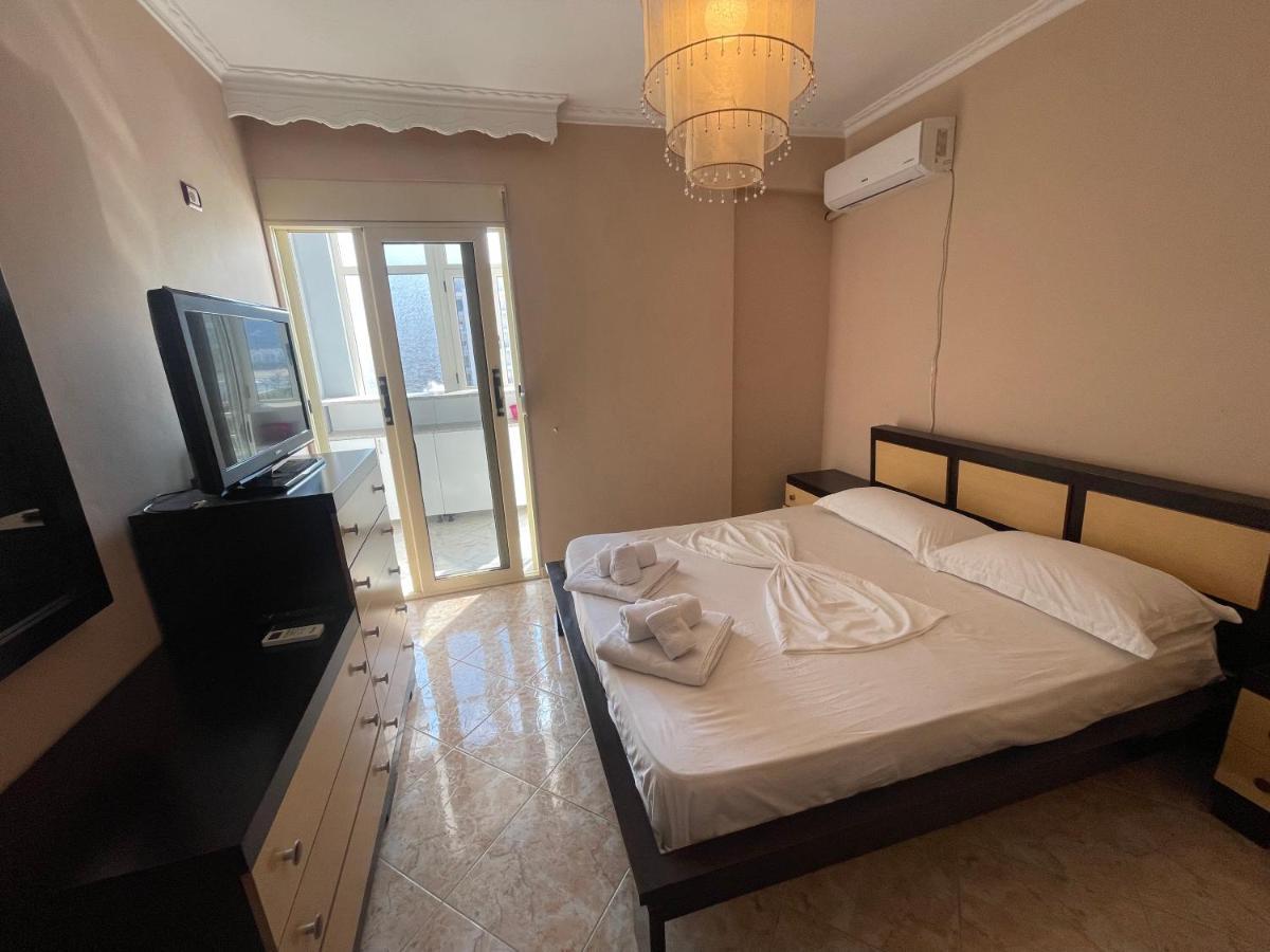 Sea View Apartment Vlorë Dış mekan fotoğraf